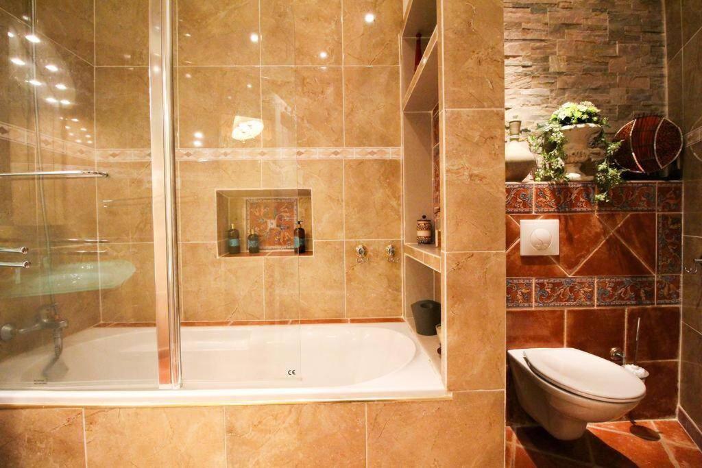 Grand Pour 4 Personnes/ Cours Lieutaud Appartement