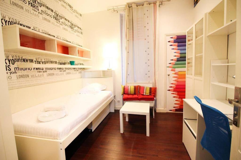 Apartment Grand Pour 4 Personnes/ Cours Lieutaud Marseille